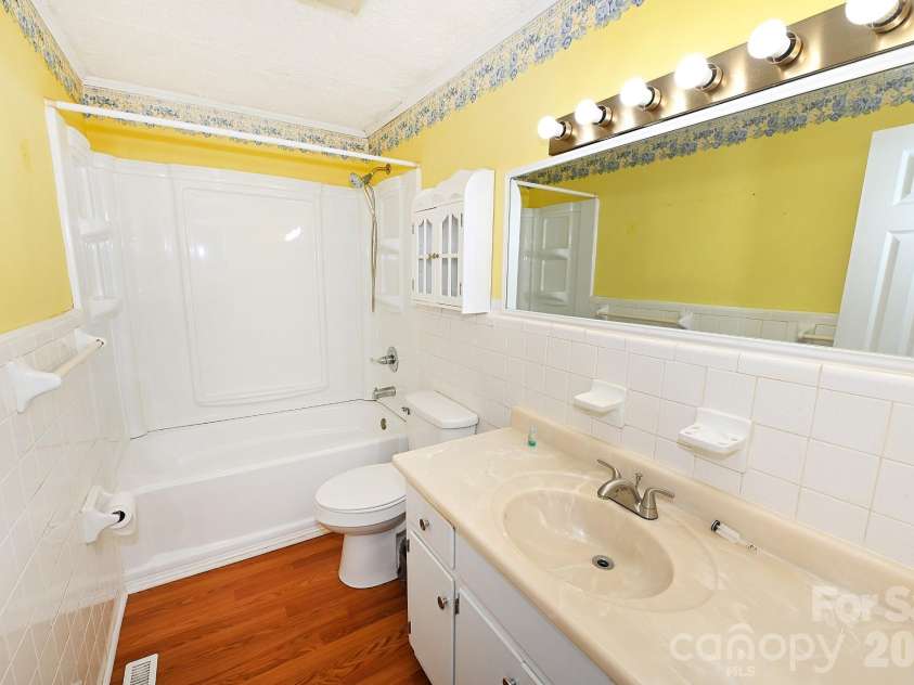 5190 Hidden Acres Lane, Granite Falls, NC 28630.  MLS# CAR4422509, YatesRealty ID 50391. 