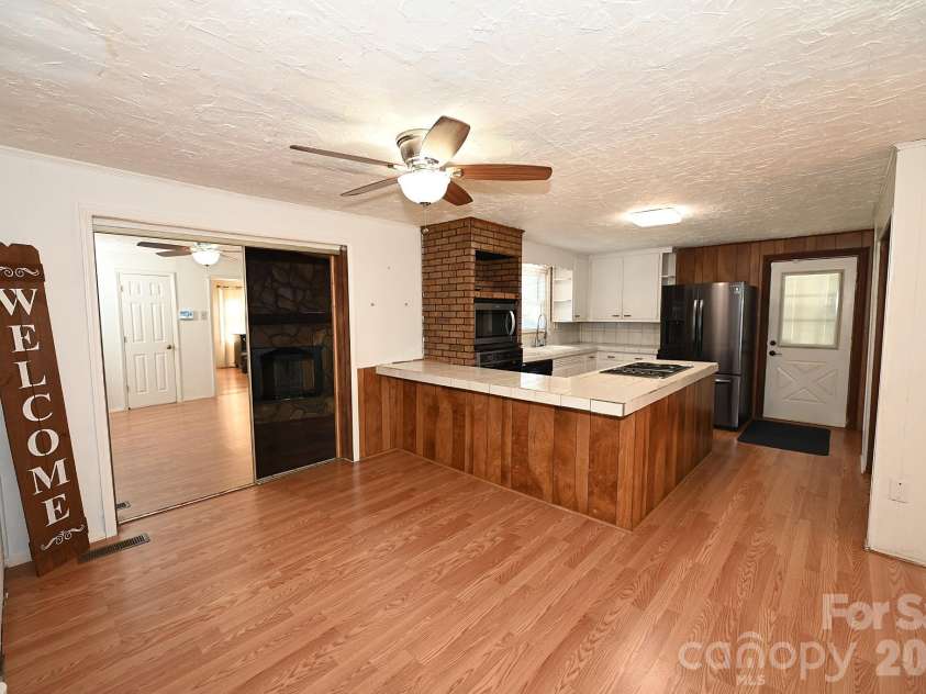 5190 Hidden Acres Lane, Granite Falls, NC 28630.  MLS# CAR4422509, YatesRealty ID 50391. 