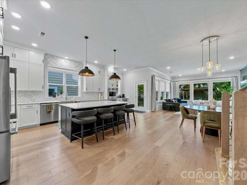 1233 Drummond Avenue, Charlotte, NC 28205.  MLS# CAR4416426, YatesRealty ID 50392. 