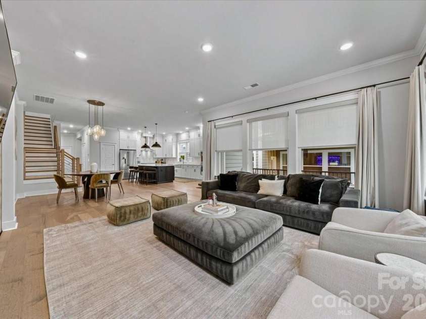 1233 Drummond Avenue, Charlotte, NC 28205.  MLS# CAR4416426, YatesRealty ID 50392. 