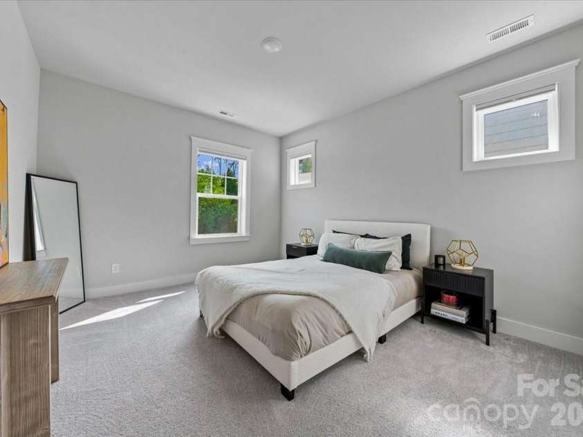 1233 Drummond Avenue, Charlotte, NC 28205.  MLS# CAR4416426, YatesRealty ID 50392. 