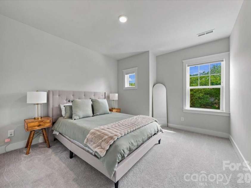 1233 Drummond Avenue, Charlotte, NC 28205.  MLS# CAR4416426, YatesRealty ID 50392. 