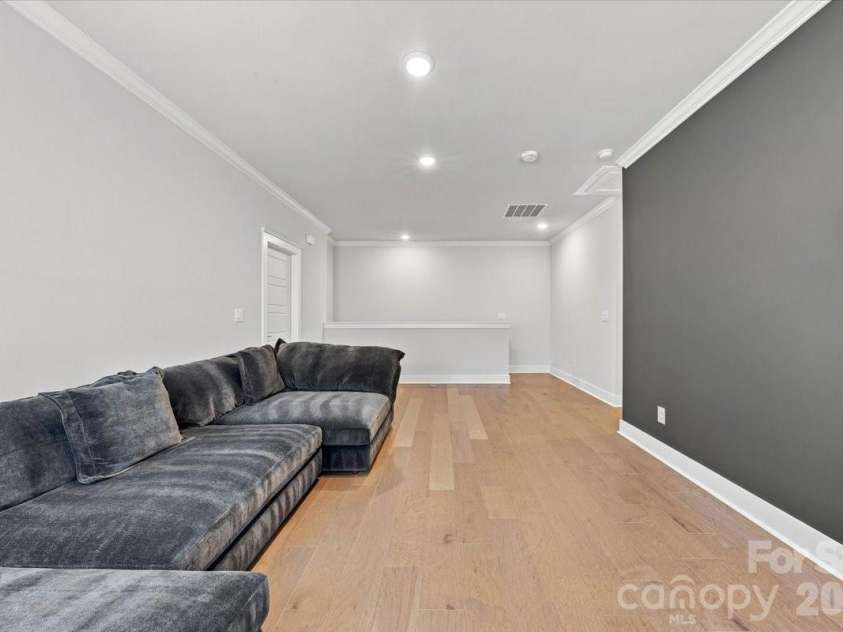 1233 Drummond Avenue, Charlotte, NC 28205.  MLS# CAR4416426, YatesRealty ID 50392. 