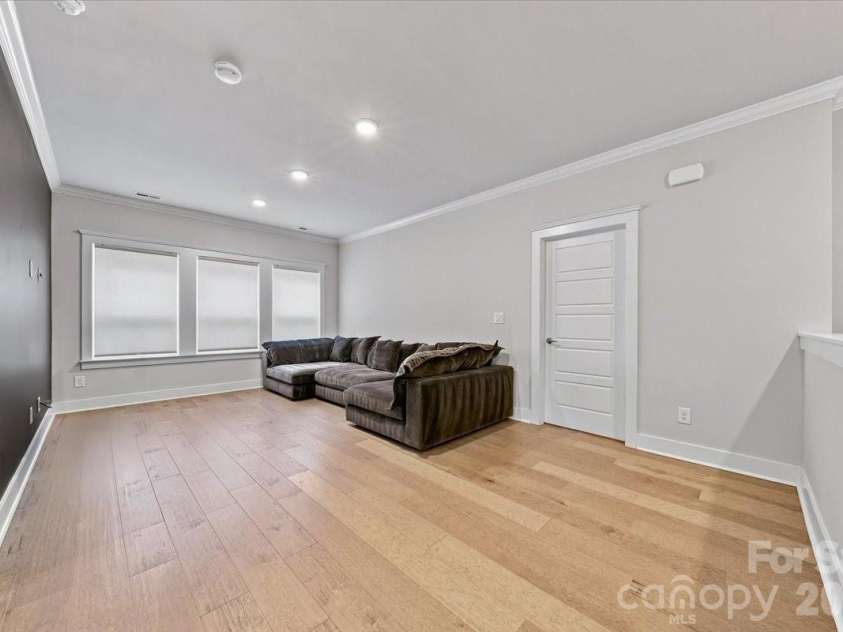 1233 Drummond Avenue, Charlotte, NC 28205.  MLS# CAR4416426, YatesRealty ID 50392. 