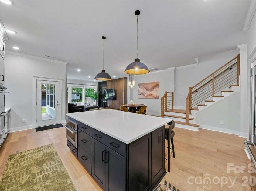 1233 Drummond Avenue, Charlotte, NC 28205.  MLS# CAR4416426, YatesRealty ID 50392. 