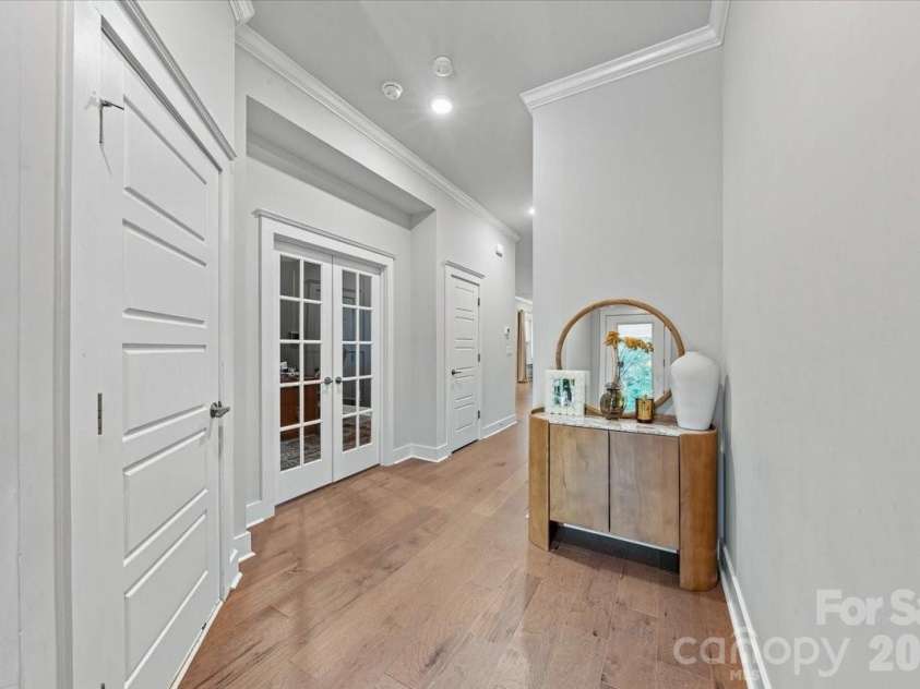 1233 Drummond Avenue, Charlotte, NC 28205.  MLS# CAR4416426, YatesRealty ID 50392. 