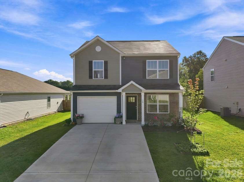 16 Madelyn Drive, Clyde, NC 28721.  MLS# CAR4423396, YatesRealty ID 50393. 