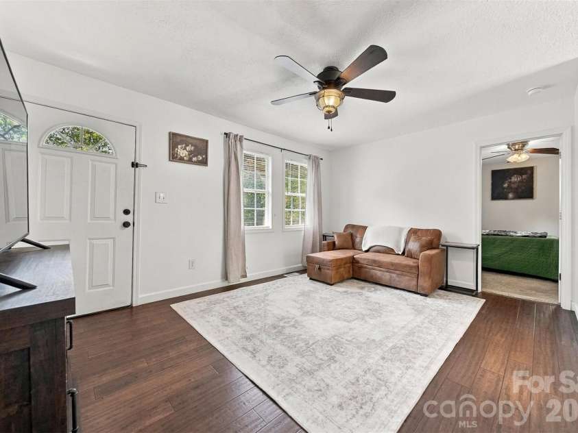 5118 Piedmont Circle, Conover, NC 28613.  MLS# CAR4423529, YatesRealty ID 50394. 