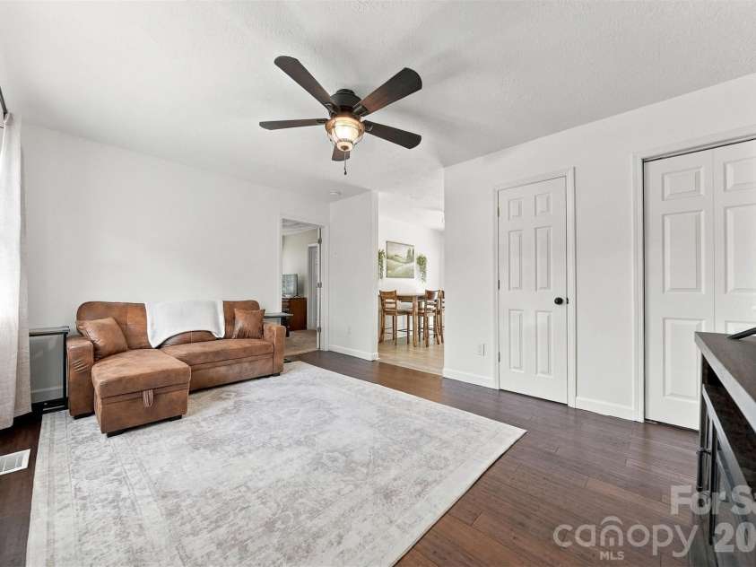 5118 Piedmont Circle, Conover, NC 28613.  MLS# CAR4423529, YatesRealty ID 50394. 