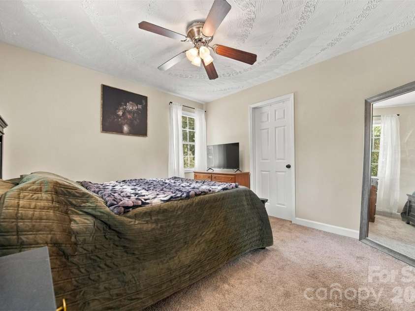 5118 Piedmont Circle, Conover, NC 28613.  MLS# CAR4423529, YatesRealty ID 50394. 