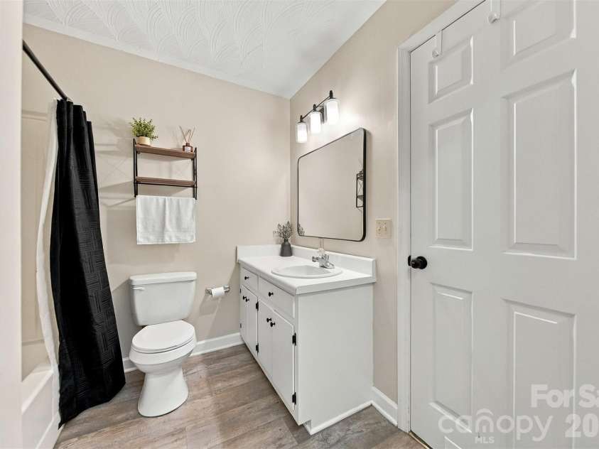5118 Piedmont Circle, Conover, NC 28613.  MLS# CAR4423529, YatesRealty ID 50394. 