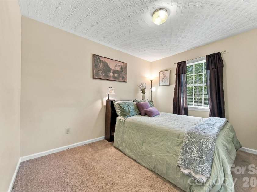 5118 Piedmont Circle, Conover, NC 28613.  MLS# CAR4423529, YatesRealty ID 50394. 