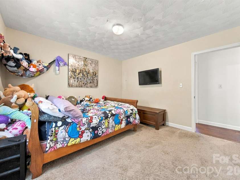 5118 Piedmont Circle, Conover, NC 28613.  MLS# CAR4423529, YatesRealty ID 50394. 
