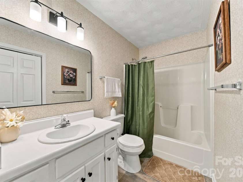 5118 Piedmont Circle, Conover, NC 28613.  MLS# CAR4423529, YatesRealty ID 50394. 