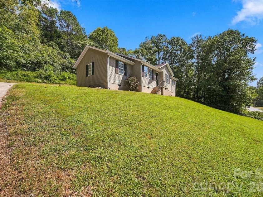 5118 Piedmont Circle, Conover, NC 28613.  MLS# CAR4423529, YatesRealty ID 50394. 