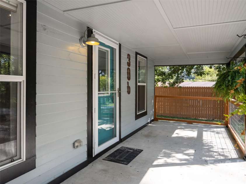 306 Mccoy Cove Road, Black Mountain, NC 28711.  MLS# CAR4423838, YatesRealty ID 50395. 