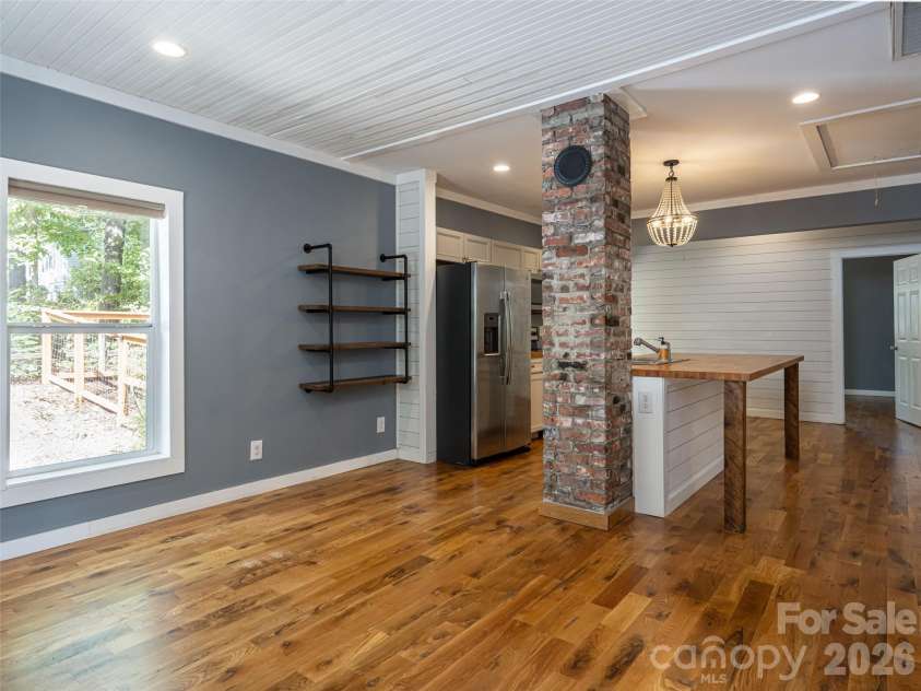 306 Mccoy Cove Road, Black Mountain, NC 28711.  MLS# CAR4423838, YatesRealty ID 50395. 