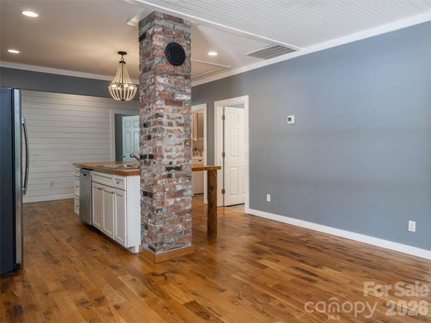 306 Mccoy Cove Road, Black Mountain, NC 28711.  MLS# CAR4423838, YatesRealty ID 50395. 
