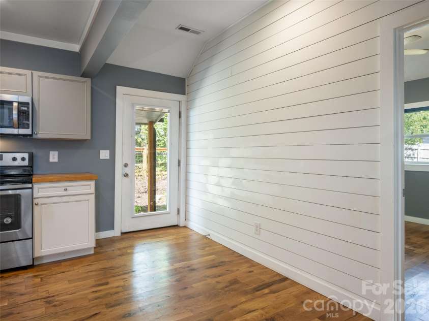 306 Mccoy Cove Road, Black Mountain, NC 28711.  MLS# CAR4423838, YatesRealty ID 50395. 