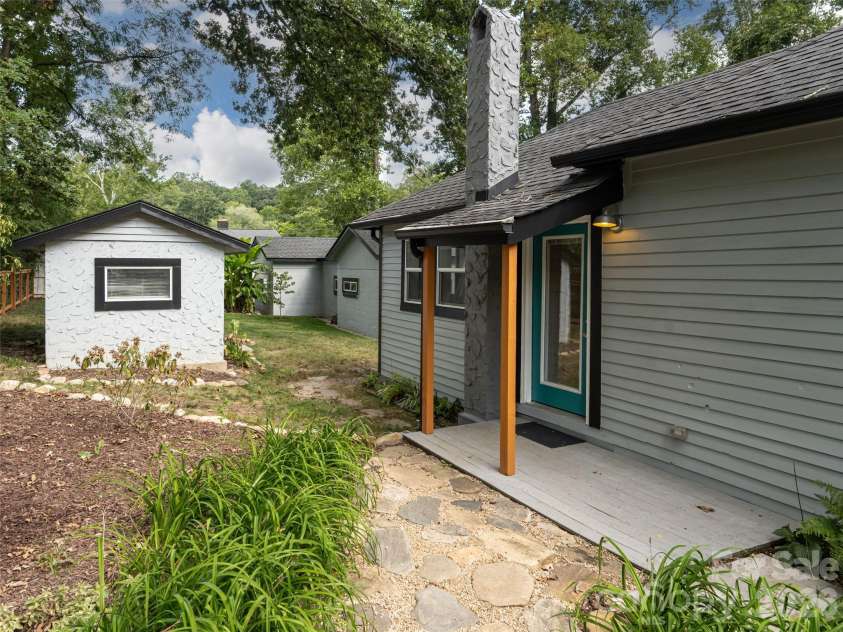 306 Mccoy Cove Road, Black Mountain, NC 28711.  MLS# CAR4423838, YatesRealty ID 50395. 