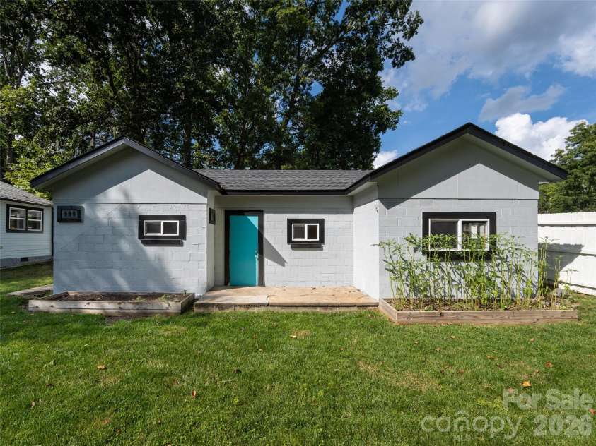 306 Mccoy Cove Road, Black Mountain, NC 28711.  MLS# CAR4423838, YatesRealty ID 50395. 