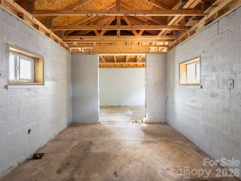 306 Mccoy Cove Road, Black Mountain, NC 28711.  MLS# CAR4423838, YatesRealty ID 50395. 