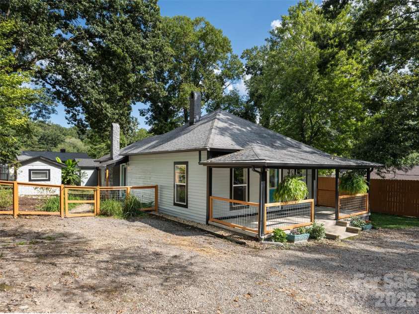 306 Mccoy Cove Road, Black Mountain, NC 28711.  MLS# CAR4423838, YatesRealty ID 50395. 