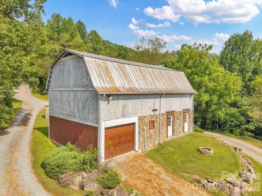 501 John Ward Road, Sugar Grove, NC 28679.  MLS# CAR4423924, YatesRealty ID 50396. 
