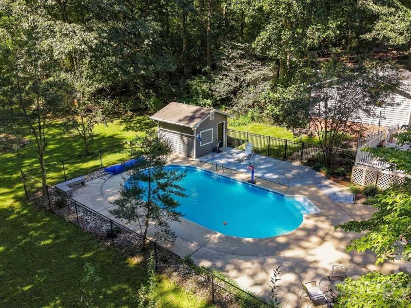 1602 Fairway Drive, Newton, NC 28658.  MLS# CAR4423764, YatesRealty ID 50399. 