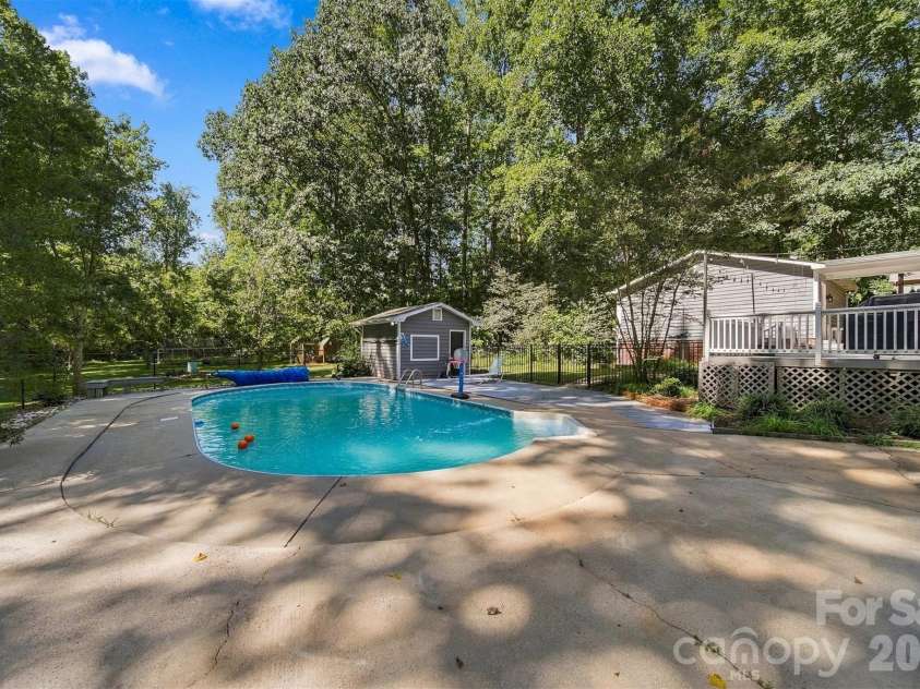 1602 Fairway Drive, Newton, NC 28658.  MLS# CAR4423764, YatesRealty ID 50399. 
