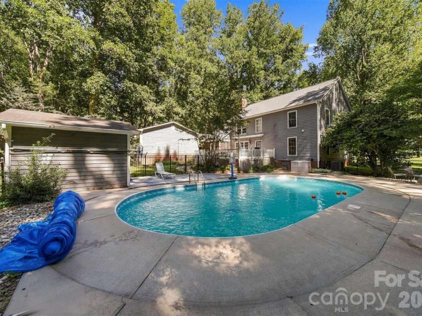 1602 Fairway Drive, Newton, NC 28658.  MLS# CAR4423764, YatesRealty ID 50399. 