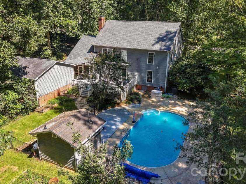 1602 Fairway Drive, Newton, NC 28658.  MLS# CAR4423764, YatesRealty ID 50399. 