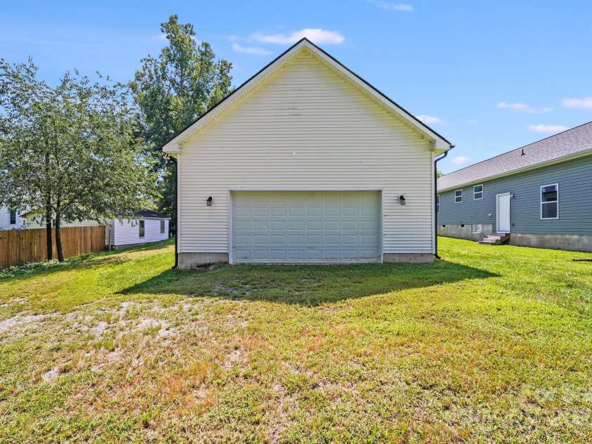 114 Lee Avenue, Bessemer City, NC 28016.  MLS# CAR4296203, YatesRealty ID 504. 