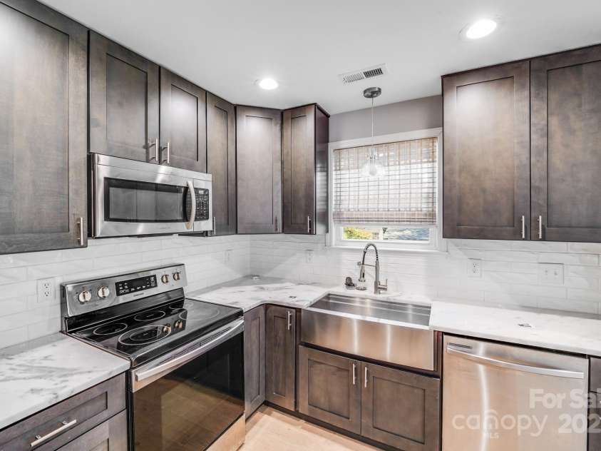 114 Lee Avenue, Bessemer City, NC 28016.  MLS# CAR4296203, YatesRealty ID 504. 