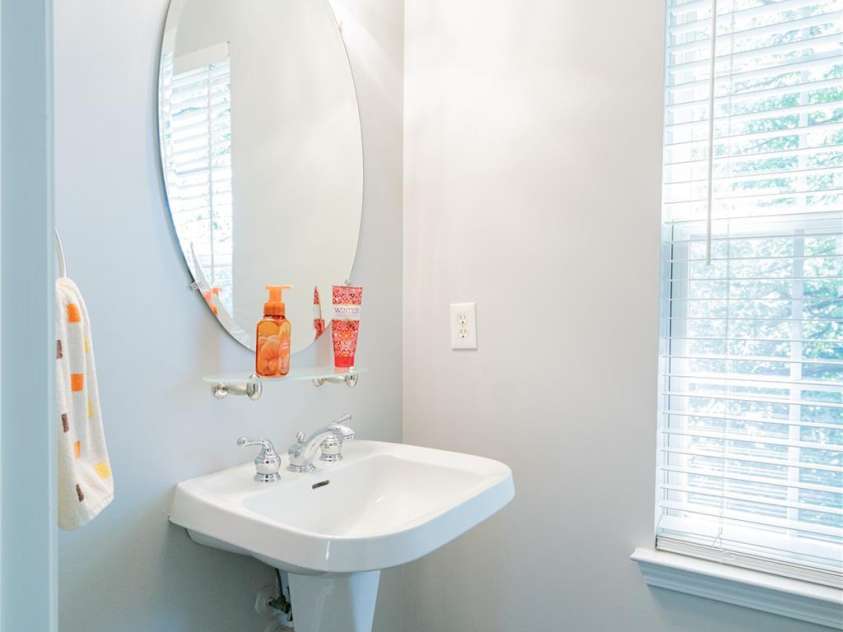 9511 Lina Ardrey Lane, Charlotte, NC 28277.  MLS# CAR4269974, YatesRealty ID 504. Half bath, 2nd level