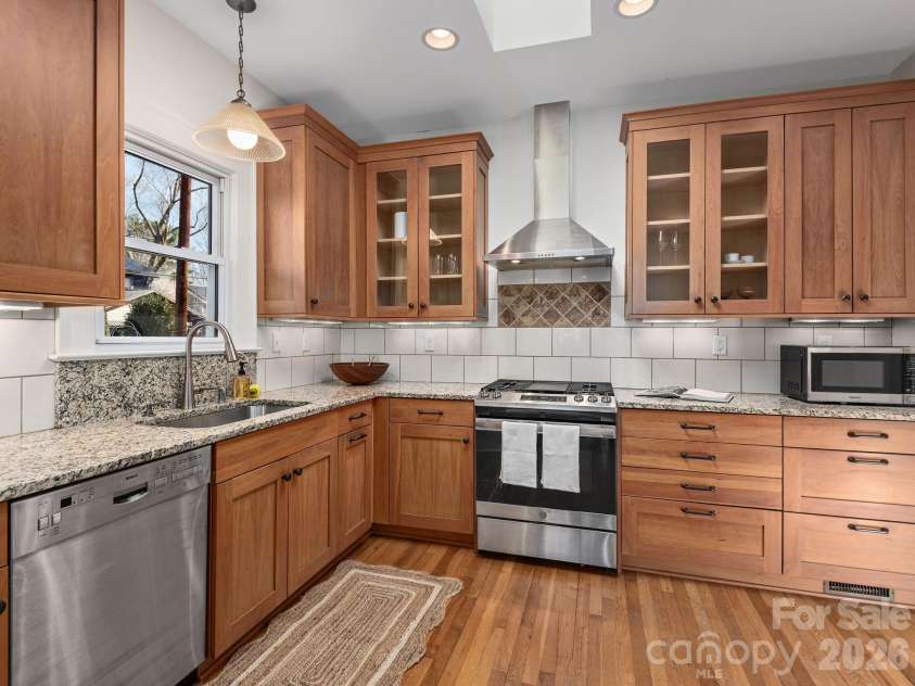 57 Mitchell Avenue, Asheville, NC 28806.  MLS# CAR4356642, YatesRealty ID 5040. Kitchen