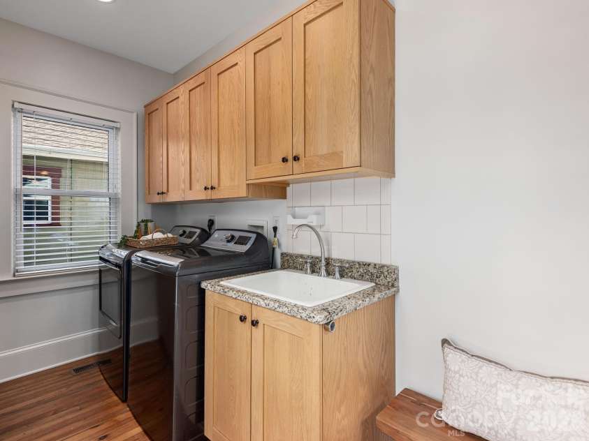 57 Mitchell Avenue, Asheville, NC 28806.  MLS# CAR4356642, YatesRealty ID 5040. Laundry and mud room 