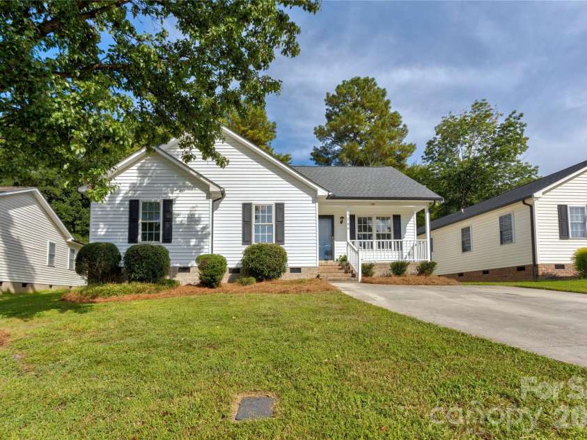 1209 Moss Acres Court, Kannapolis, NC 28081.  MLS# CAR4423583, YatesRealty ID 50400. 