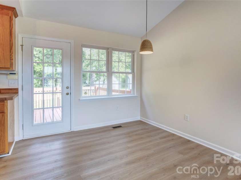 1209 Moss Acres Court, Kannapolis, NC 28081.  MLS# CAR4423583, YatesRealty ID 50400. Dining area