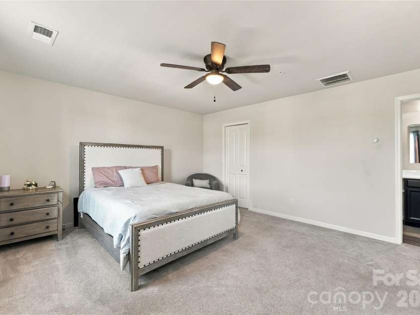 2438 Thorn Spring Lane, Concord, NC 28025.  MLS# CAR4422802, YatesRealty ID 50401. 