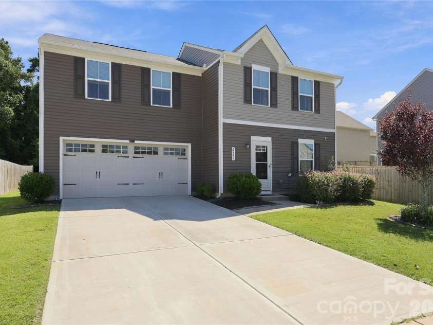 2438 Thorn Spring Lane, Concord, NC 28025.  MLS# CAR4422802, YatesRealty ID 50401. 