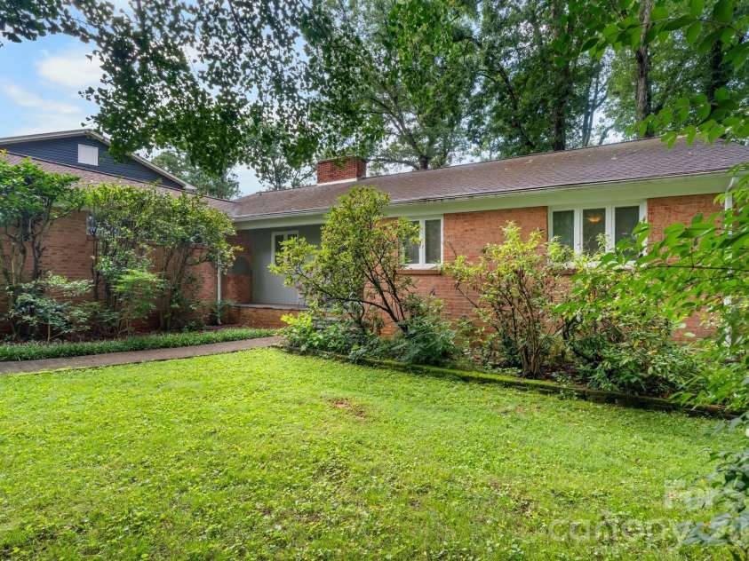 219 West Park Drive, Morganton, NC 28655.  MLS# CAR4412593, YatesRealty ID 50402. 