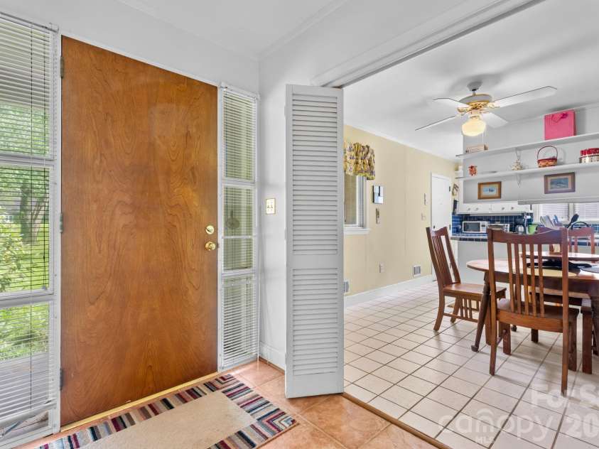 219 West Park Drive, Morganton, NC 28655.  MLS# CAR4412593, YatesRealty ID 50402. 