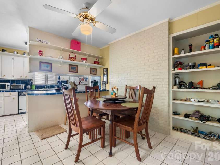 219 West Park Drive, Morganton, NC 28655.  MLS# CAR4412593, YatesRealty ID 50402. 