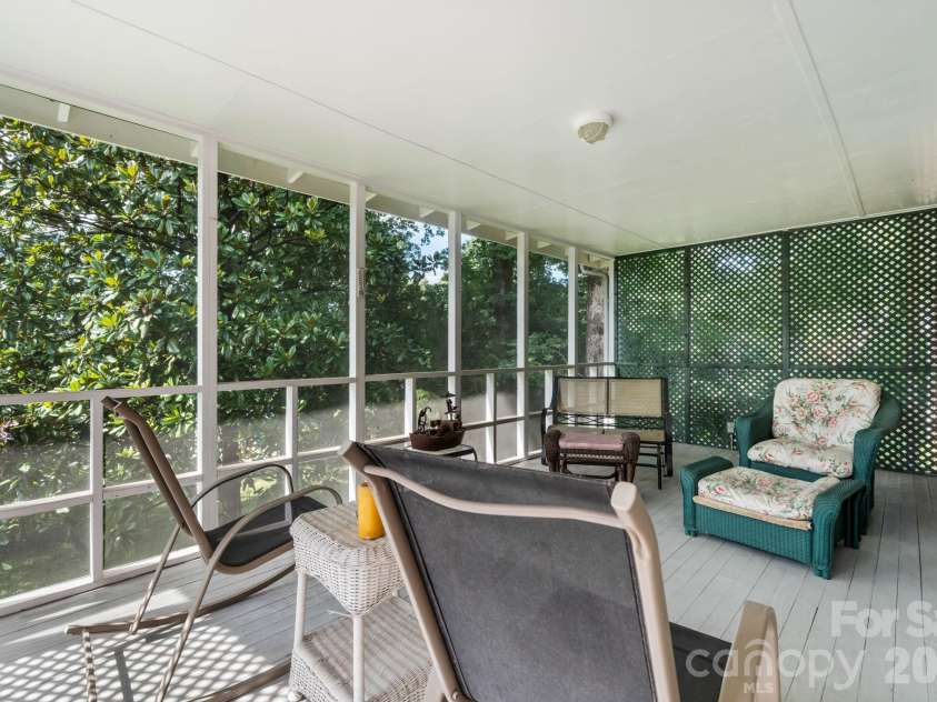 219 West Park Drive, Morganton, NC 28655.  MLS# CAR4412593, YatesRealty ID 50402. 