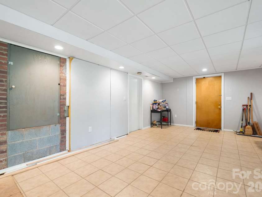 219 West Park Drive, Morganton, NC 28655.  MLS# CAR4412593, YatesRealty ID 50402. 