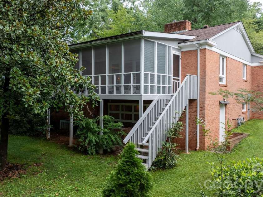 219 West Park Drive, Morganton, NC 28655.  MLS# CAR4412593, YatesRealty ID 50402. 