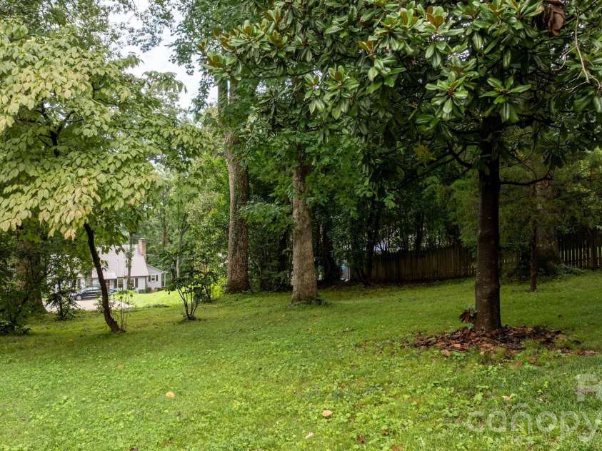 219 West Park Drive, Morganton, NC 28655.  MLS# CAR4412593, YatesRealty ID 50402. 