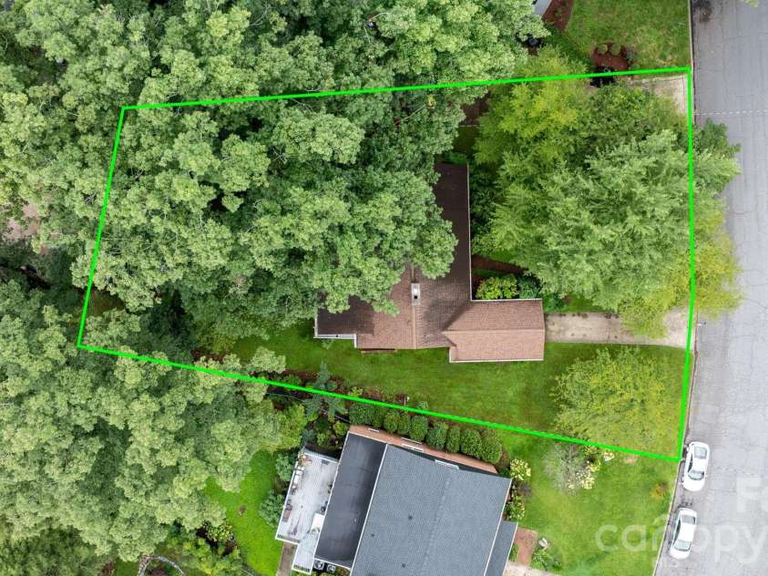 219 West Park Drive, Morganton, NC 28655.  MLS# CAR4412593, YatesRealty ID 50402. 