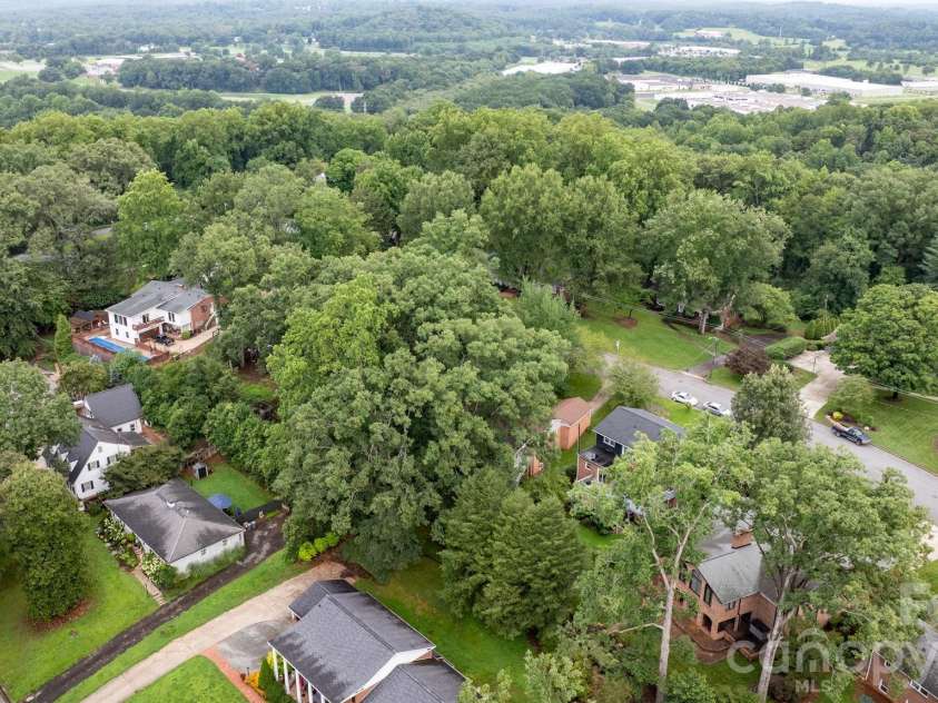 219 West Park Drive, Morganton, NC 28655.  MLS# CAR4412593, YatesRealty ID 50402. 